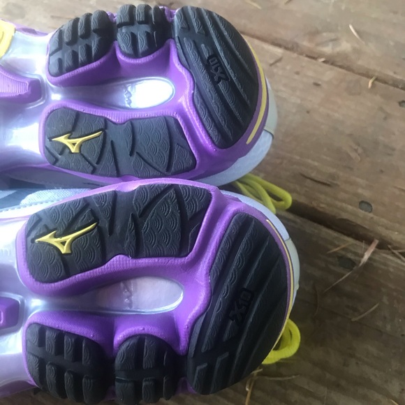 BRAND NEW Mizuno Wave Rider running shoes Sz 9.5 - Picture 8 of 8